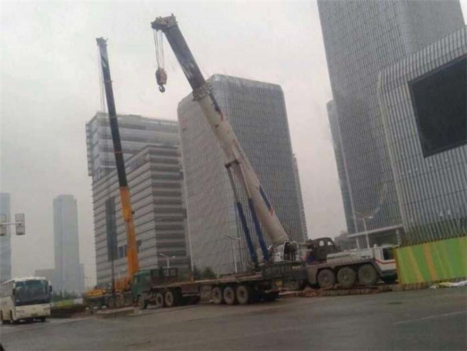 株洲市“自动找平”—— 吊车的 “平地神器” 技术