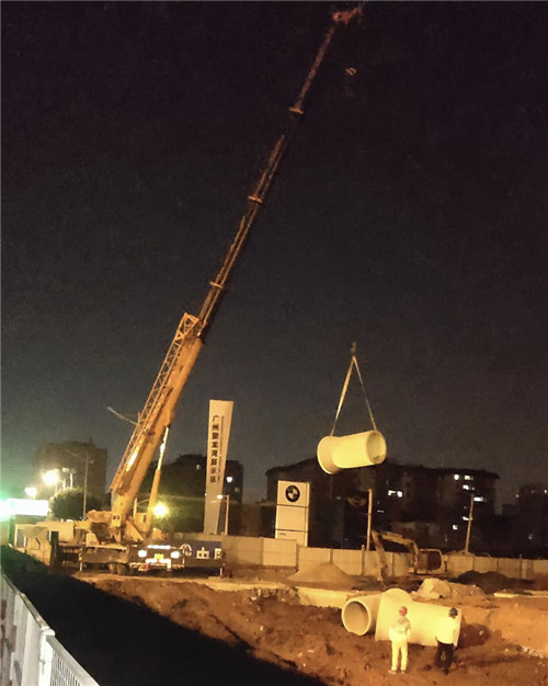 株洲市“弯臂矫正”—— 吊车的 “形变补偿” 技术